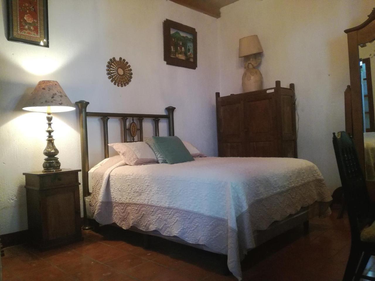 Posada San Sebastian Антигуа-Гватемала Экстерьер фото